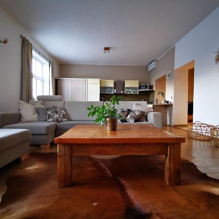 Falcon Apartment Τρνάβα Εξωτερικό φωτογραφία
